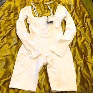 🎉🎉SOLD 🎉🎉White playsuit with faux leather detailing US 8